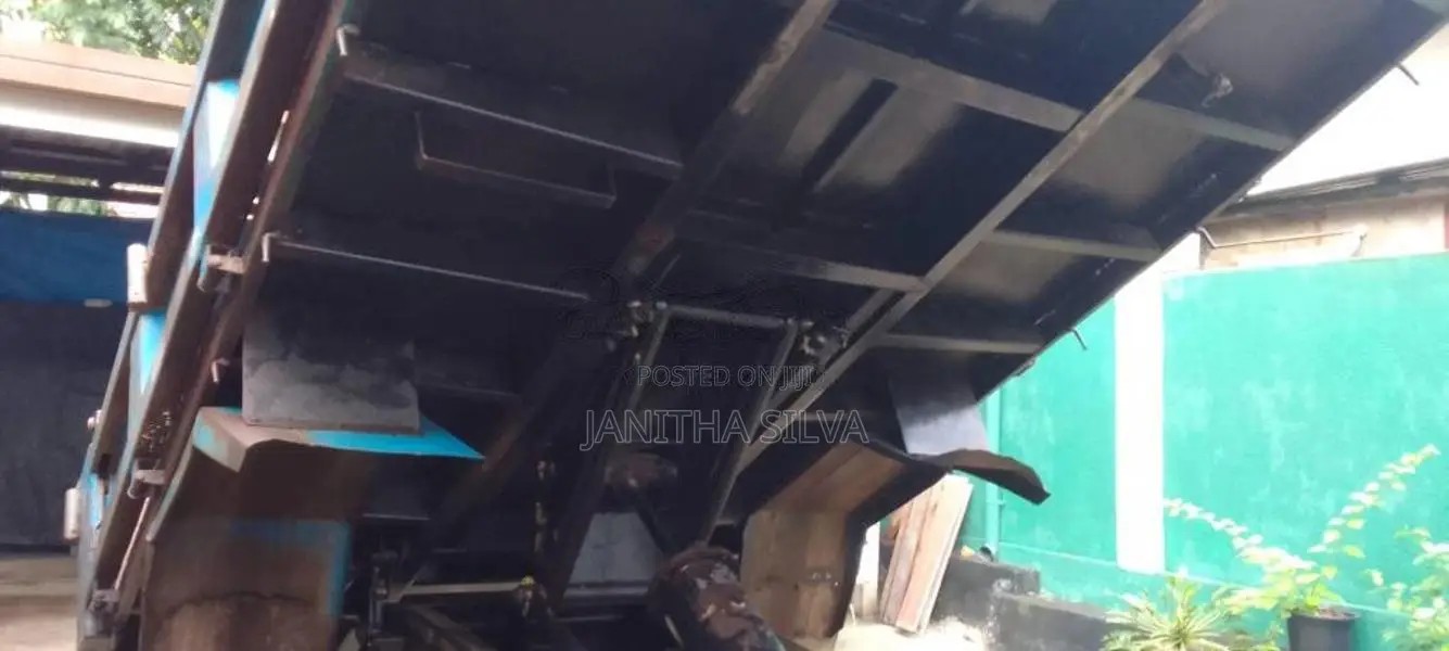 Isuzu ELF TIPPER 1981 Lorry (Used)