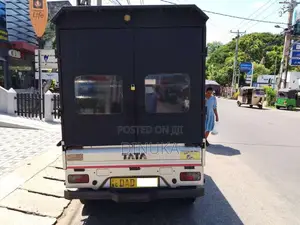 Tata Dimo Batta Xpress 2016 Lorry (Used)