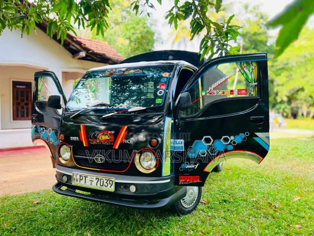 Tata Dimo Batta 2012 Lorry (Used)