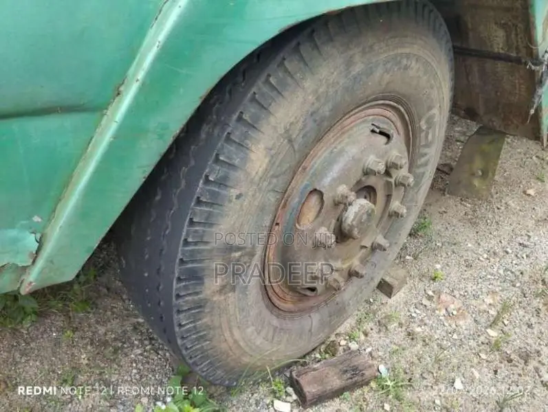 Ashok-Leyland Tusker 1999 Lorry (Used)