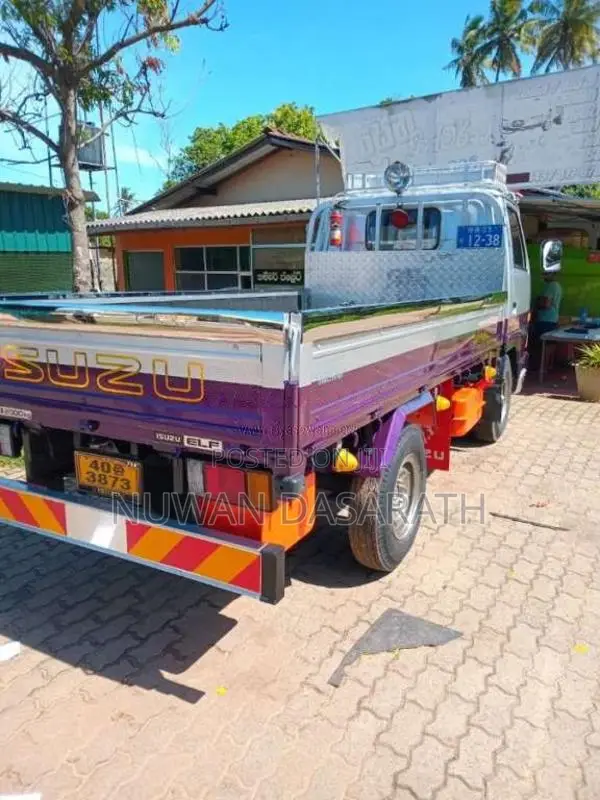 Isuzu Single Wheel 1984 Lorry (Used)