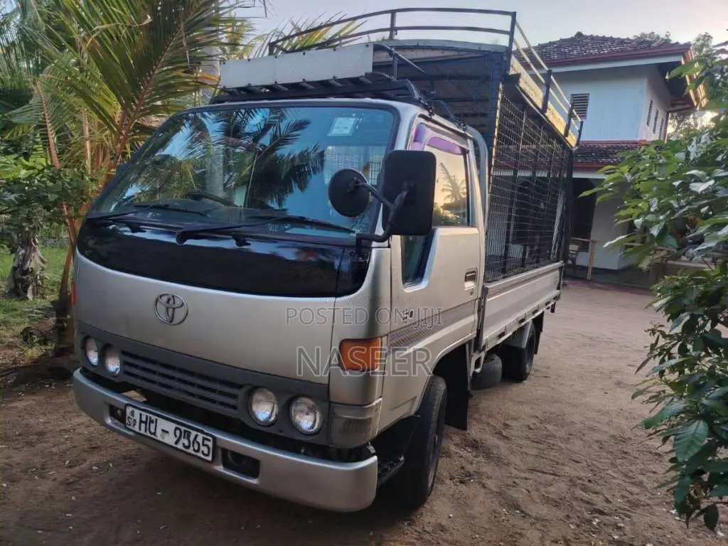 Toyota Dyna 150D 1999 Lorry (Used)