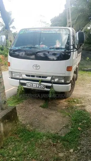 Toyota Dyna 1992 Lorry (Used)
