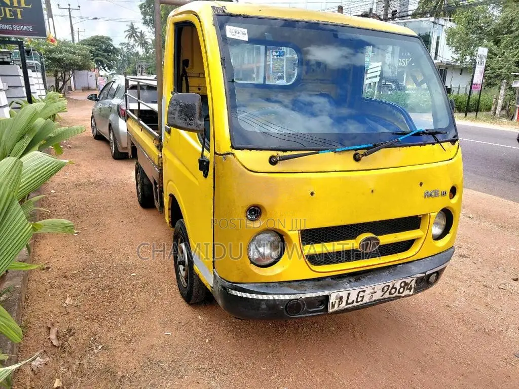 Tata Dimo Batta 2009 Lorry (Used)