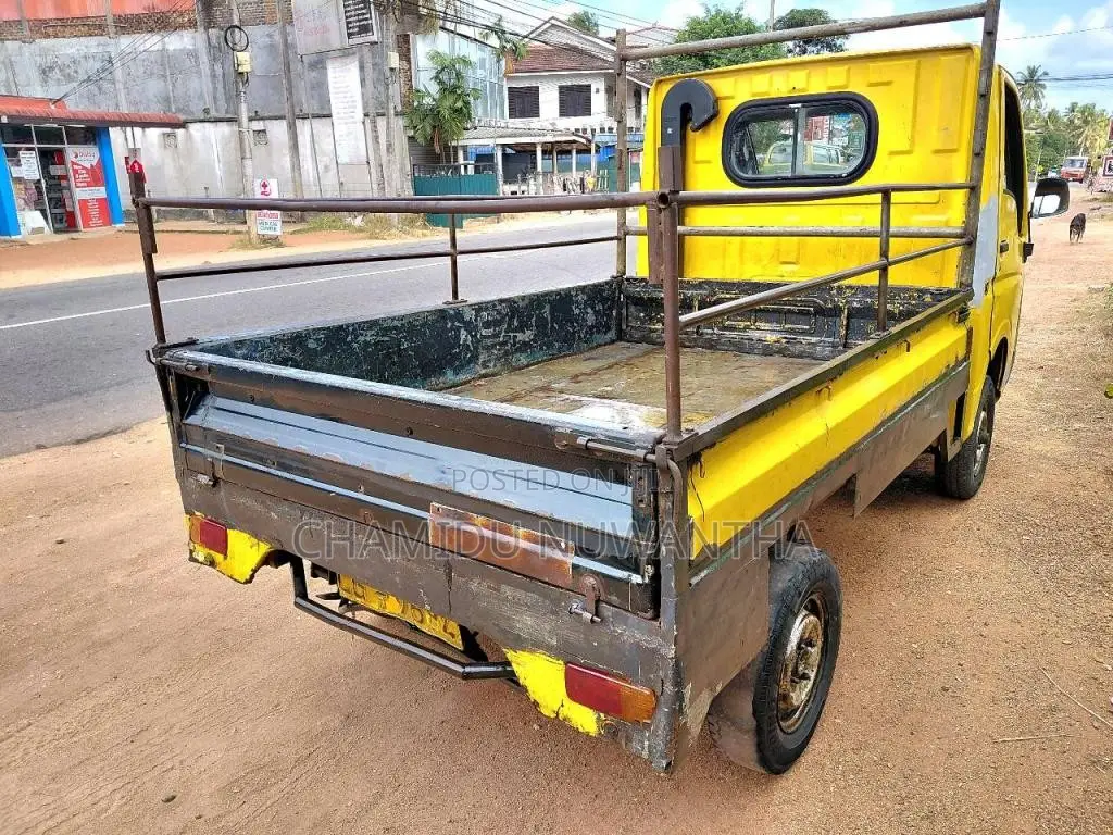 Tata Dimo Batta 2009 Lorry (Used)