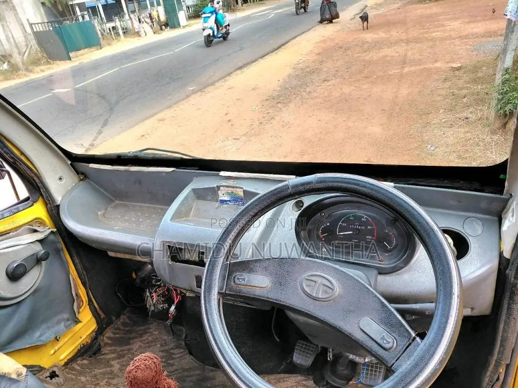 Tata Dimo Batta 2009 Lorry (Used)