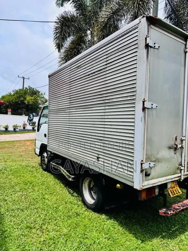 Isuzu ELF 2007 Lorry (Used)