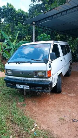 Toyota LiteAce 1982 Lorry (Used)
