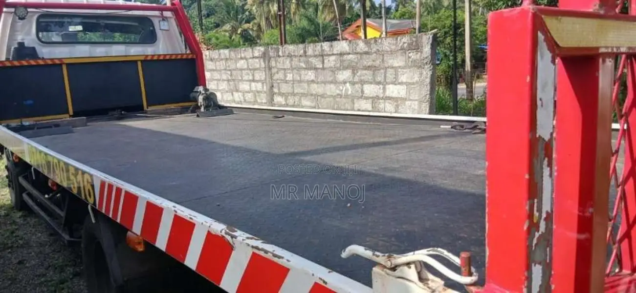 Toyota Carrier With Boom 2004 Lorry (Used)