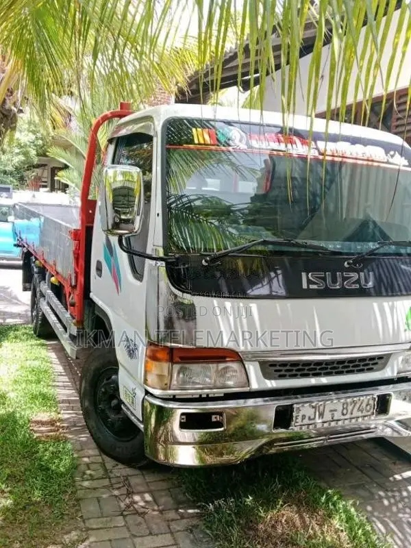 Isuzu NPR71 2001 Lorry (Used)