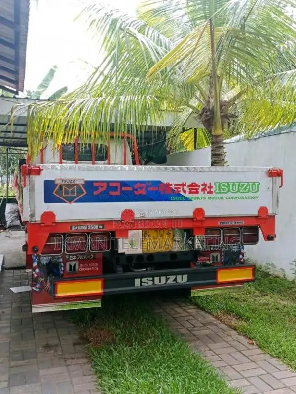 Isuzu NPR71 2001 Lorry (Used)