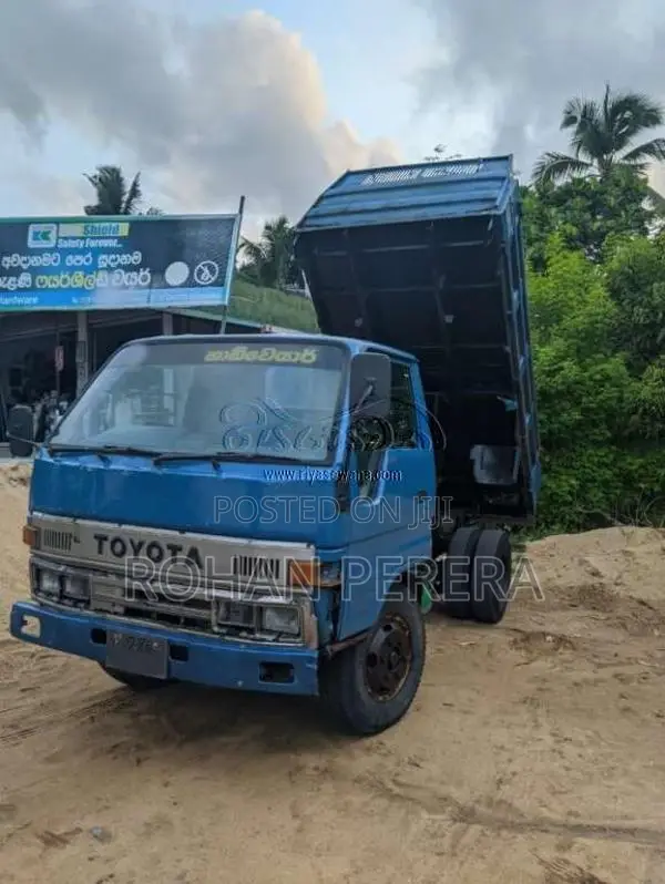 Toyota Dyna 1994 Lorry (Used)