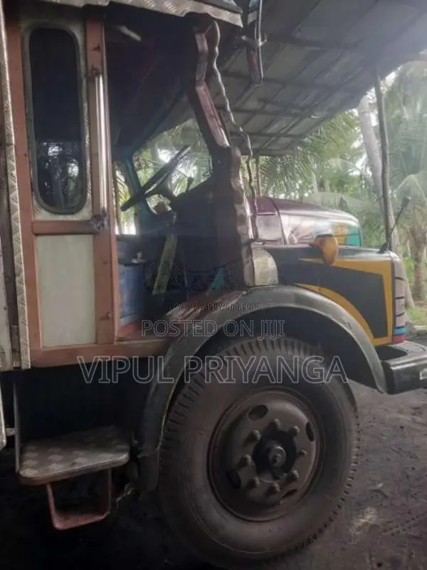 Tata 1210 1993 Lorry (Used)