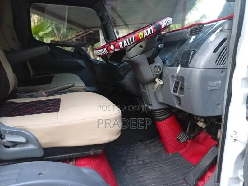 Mitsubishi Fuso 2003 Lorry (Used)