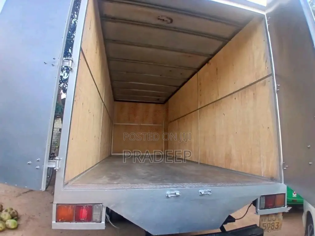 Mitsubishi Fuso 2003 Lorry (Used)