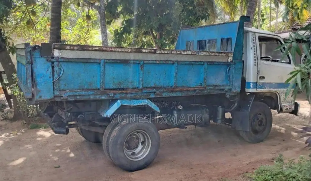 Isuzu ELF 350 TIPPER 1982 Lorry (Used)