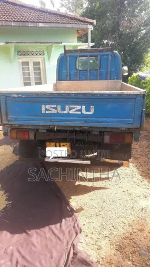 Isuzu ELF 1984 Lorry (Used)