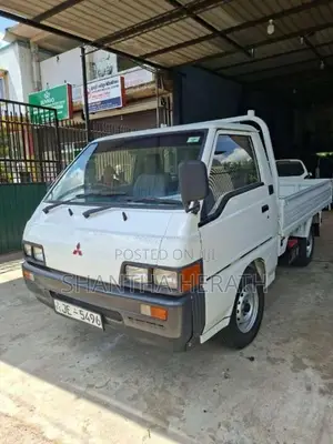 Mitsubishi Delica 1999 Lorry (Used)