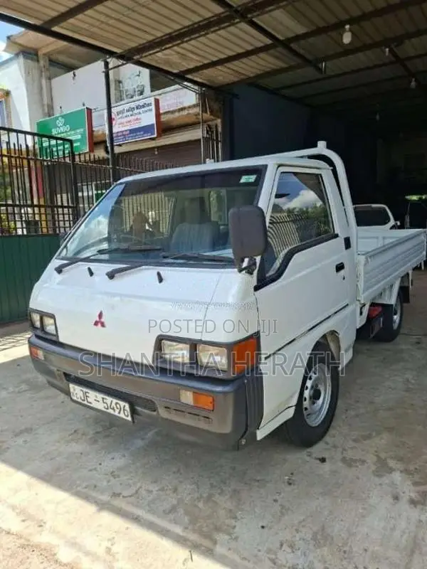 Mitsubishi Delica 1999 Lorry (Used)