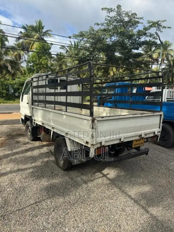 Toyota Dyna 1995 Lorry (Used)