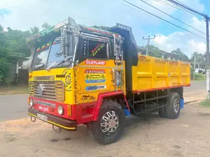 Ashok-Leyland Tipper 2005 Lorry (Used)