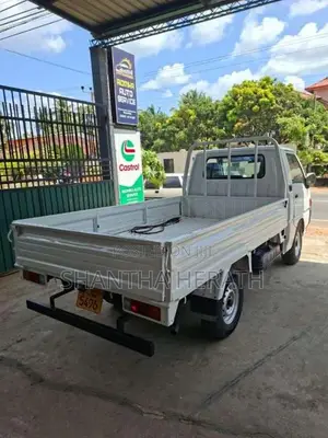 Mitsubishi Delica 1999 Lorry (Used)