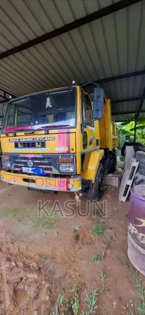 Ashok-Leyland Tipper 2016 Lorry (Used)