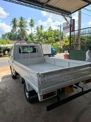 Mitsubishi Delica 1999 Lorry (Used)
