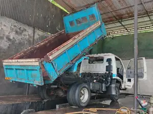 Isuzu ELF 350 TIPPER 1982 Lorry (Used)