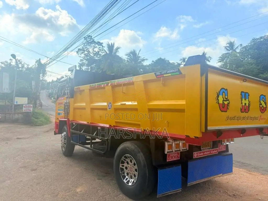 Ashok-Leyland Tipper 2005 Lorry (Used)