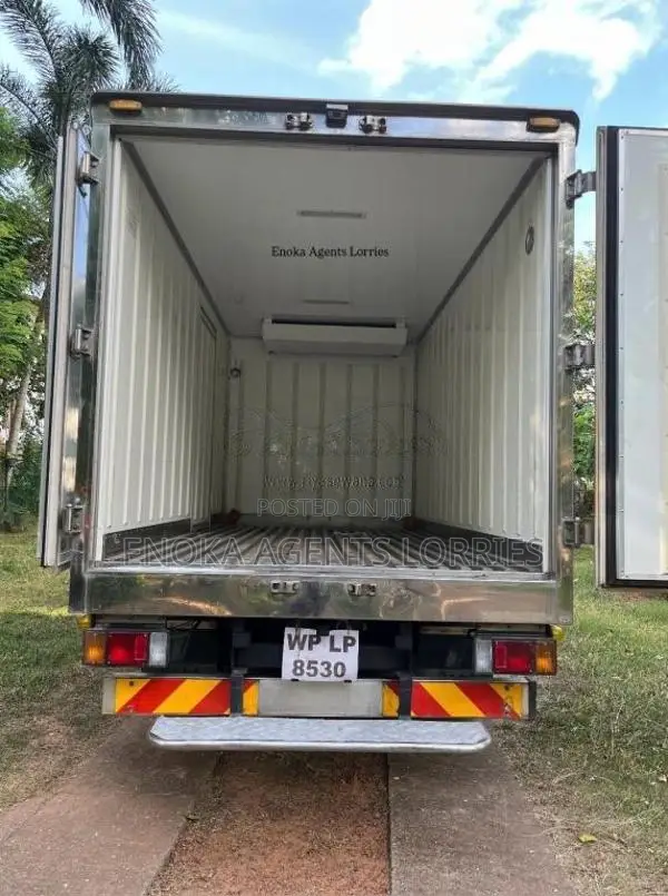 Isuzu 10.5ELF 2016 Lorry (Used)