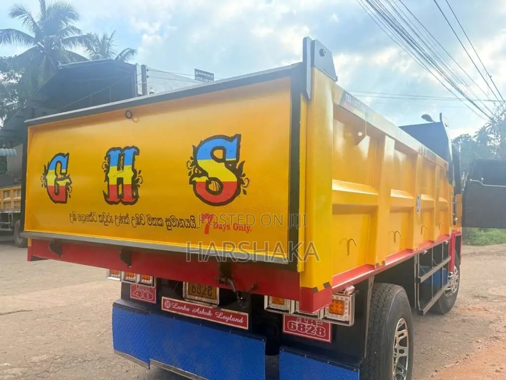 Ashok-Leyland Tipper 2005 Lorry (Used)