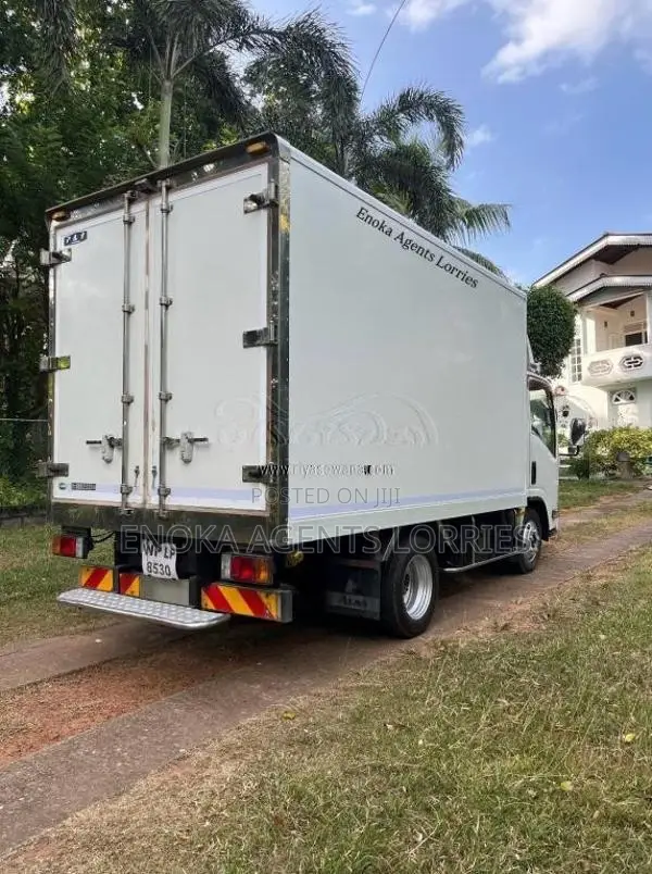 Isuzu 10.5ELF 2016 Lorry (Used)