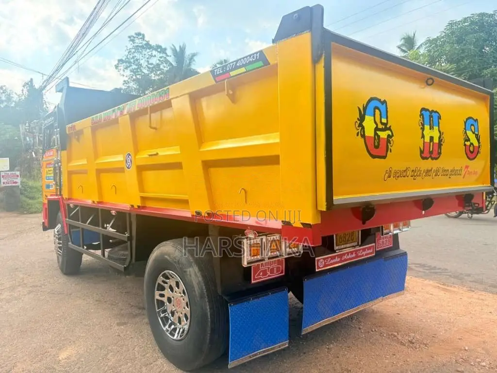 Ashok-Leyland Tipper 2005 Lorry (Used)