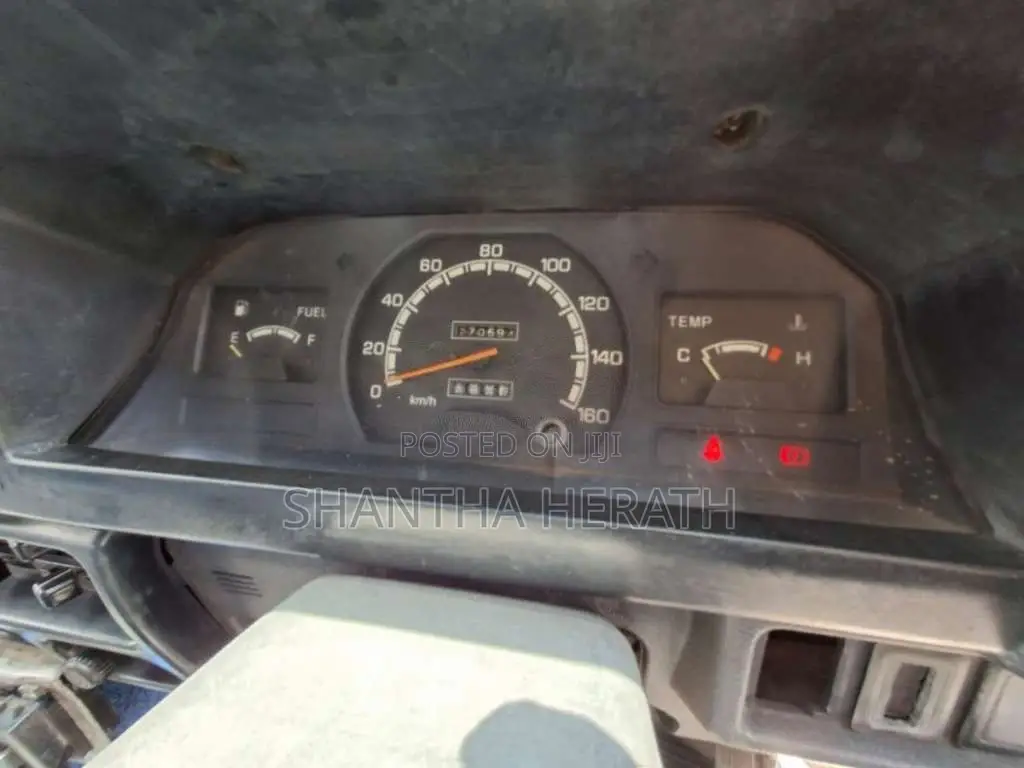 Mitsubishi Delica 1999 Lorry (Used)