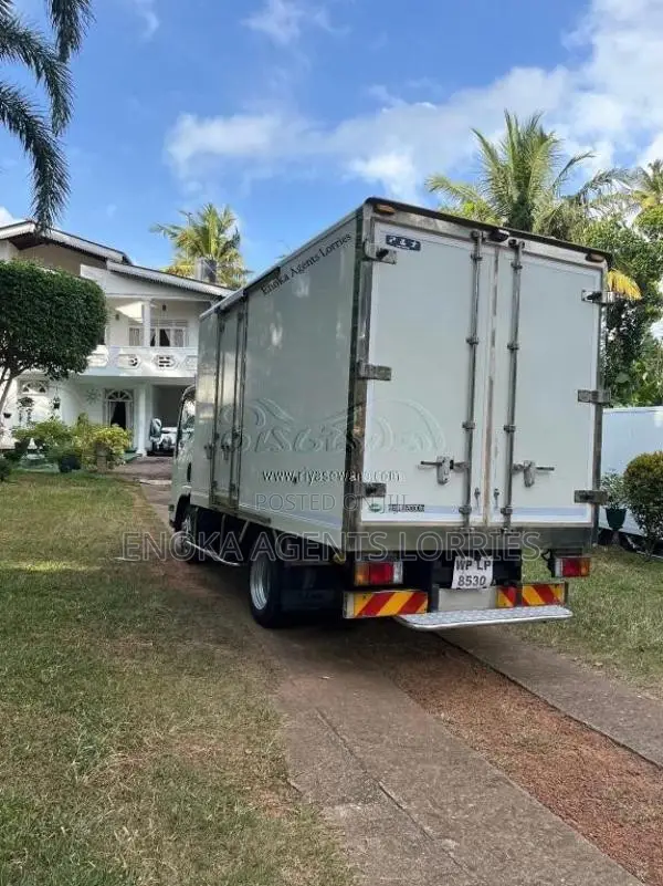 Isuzu 10.5ELF 2016 Lorry (Used)