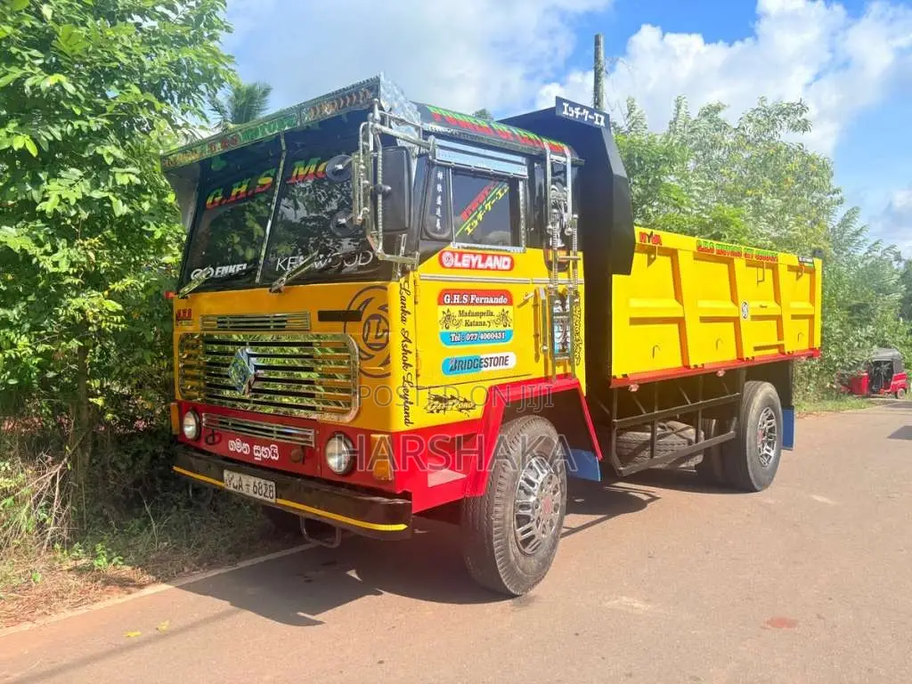 Ashok-Leyland Tipper 2005 Lorry (Used)