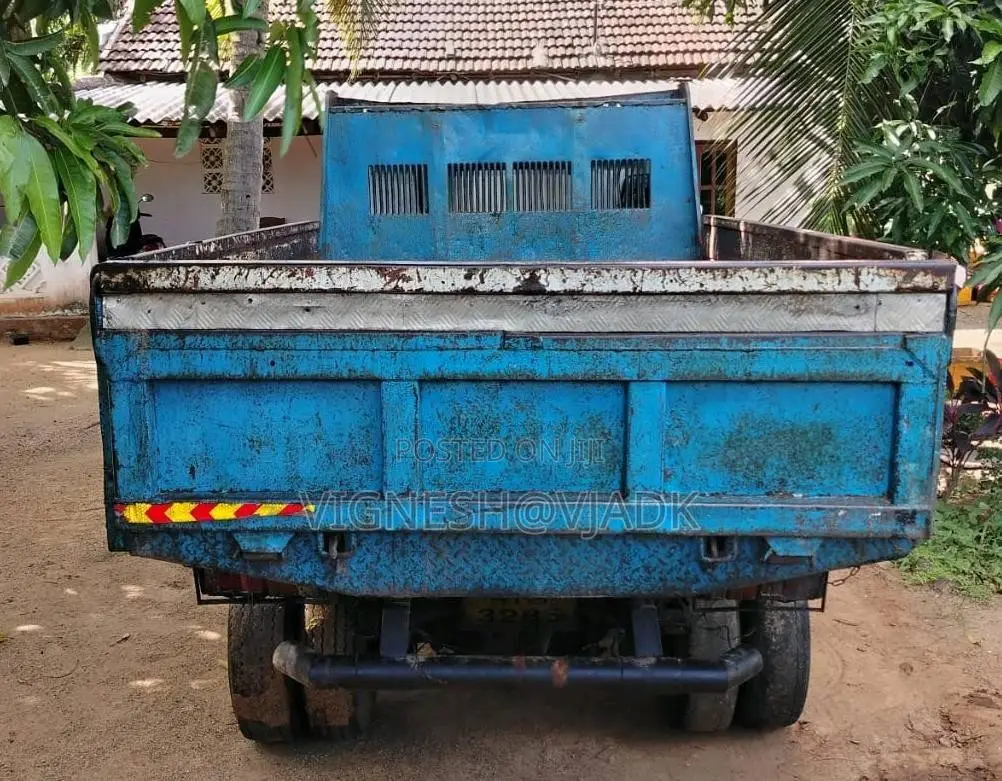 Isuzu ELF 350 TIPPER 1982 Lorry (Used)