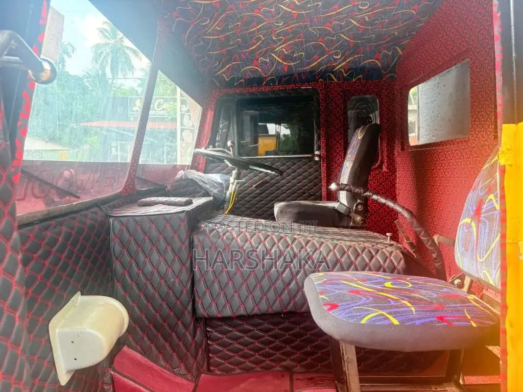 Ashok-Leyland Tipper 2005 Lorry (Used)