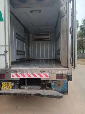Isuzu NPR Freezer 2005 Lorry (Used)