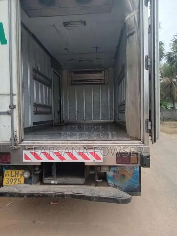Isuzu NPR Freezer 2005 Lorry (Used)
