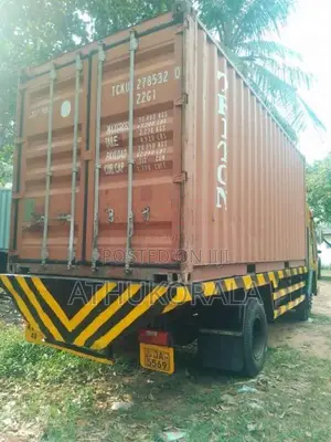 Ashok-Leyland Tusker Super 2004 Lorry (Used)