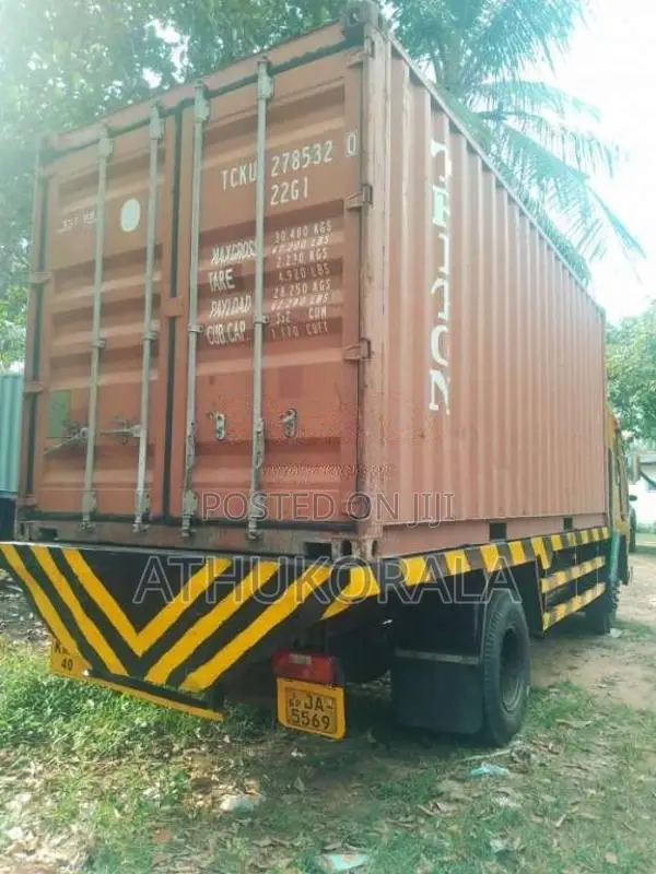 Ashok-Leyland Tusker Super 2004 Lorry (Used)
