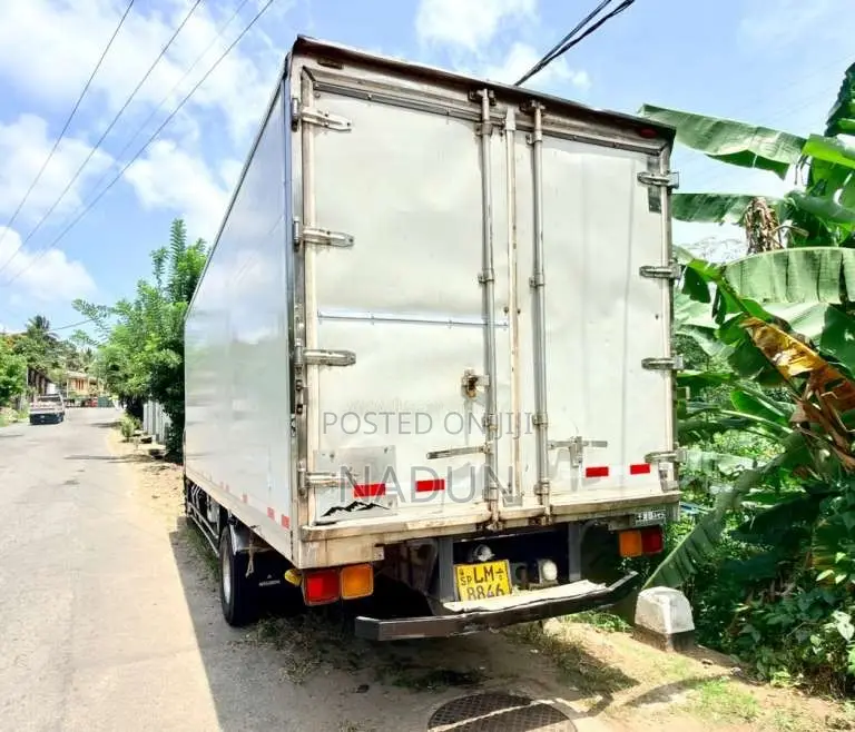 Mitsubishi Fuso Fighter Japan 2007 Lorry (Used)