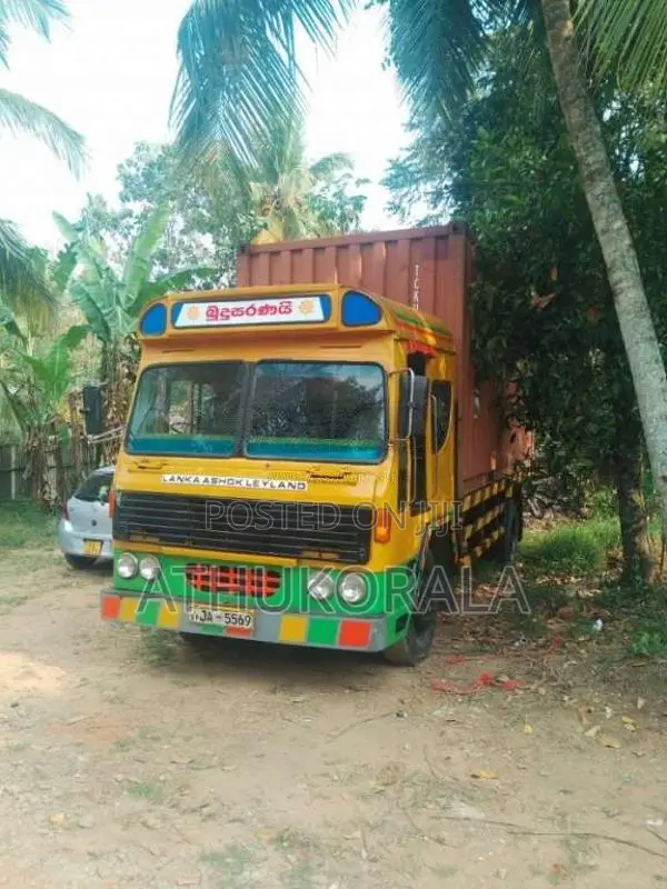 Ashok-Leyland Tusker Super 2004 Lorry (Used)