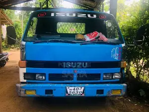 Isuzu ELF 1980 Lorry (Used)
