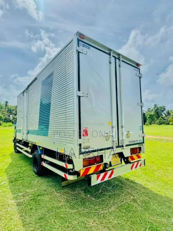 Mitsubishi Fuso 1999 Lorry (Used)