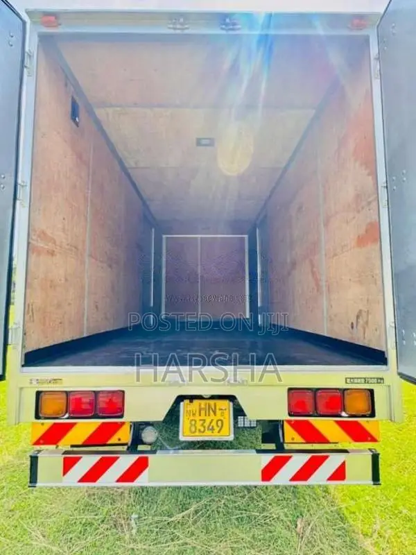Mitsubishi Fuso 1999 Lorry (Used)