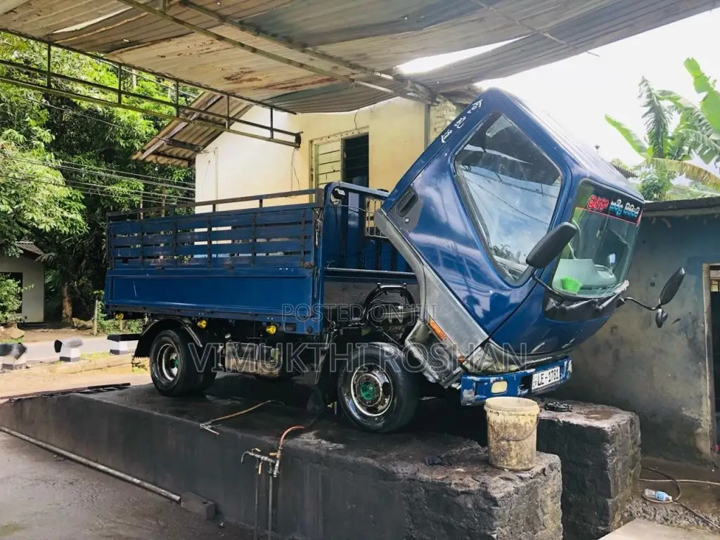 Mitsubishi Canter 2002 Lorry (Used)