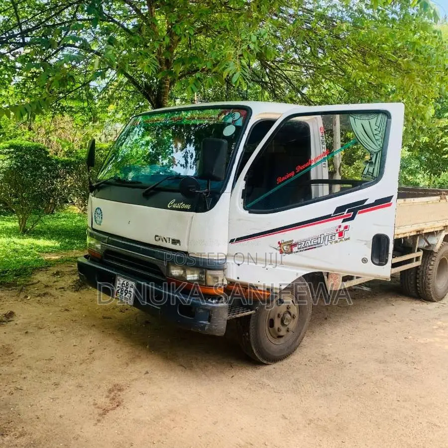 Mitsubishi Canter 1992 Lorry (Used)